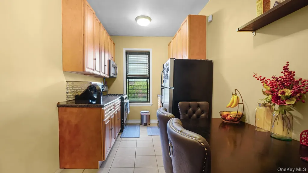 1922 Mcgraw Avenue Bronx NY 10462