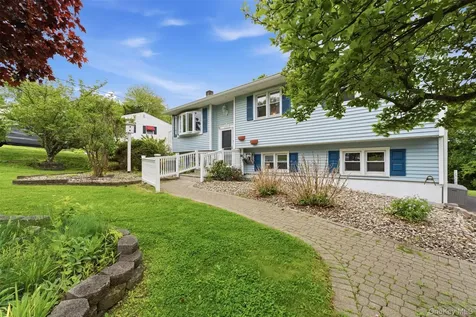 31 Top O Hill Road Wappingers Falls NY 12590