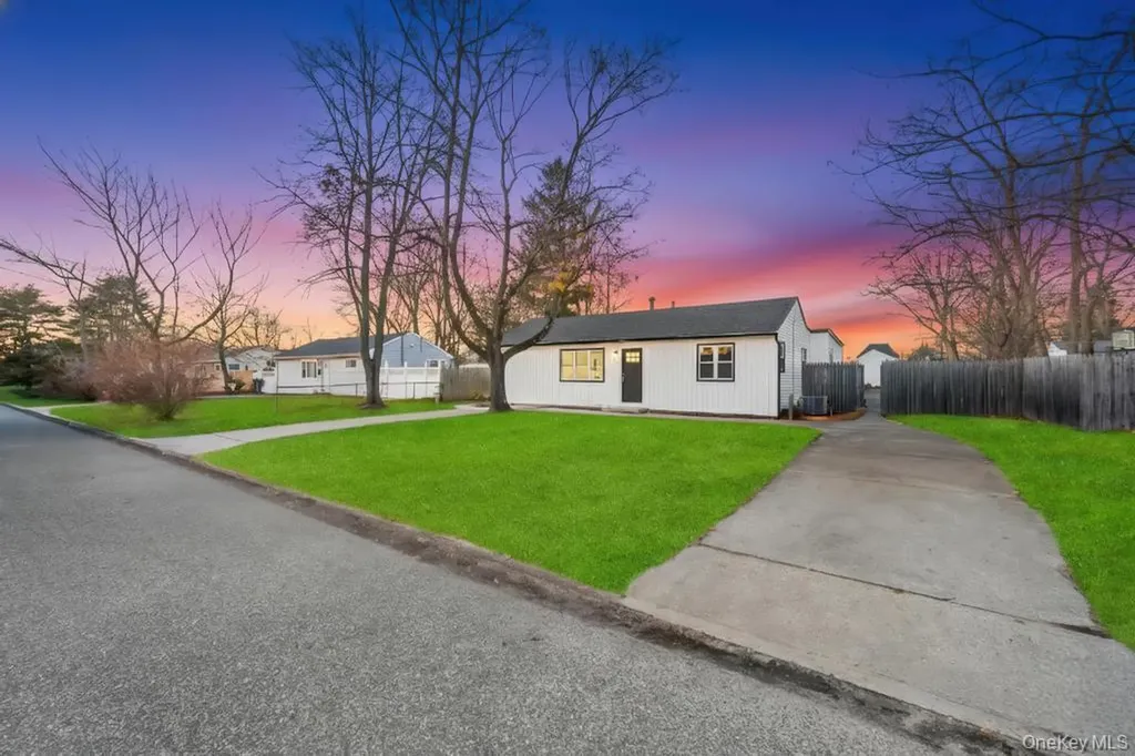 27 Ash Street Central Islip NY 11722