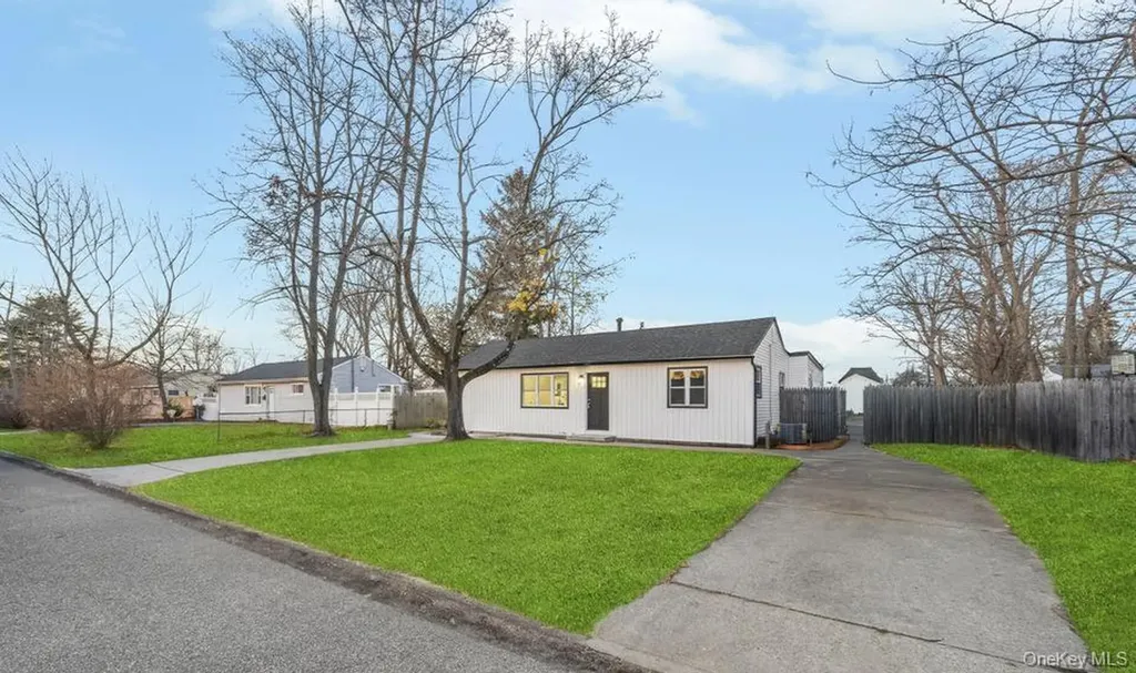 27 Ash Street Central Islip NY 11722