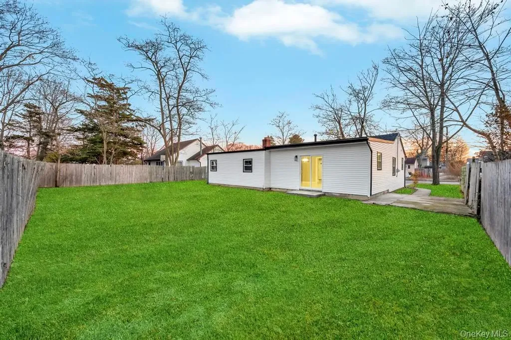 27 Ash Street Central Islip NY 11722
