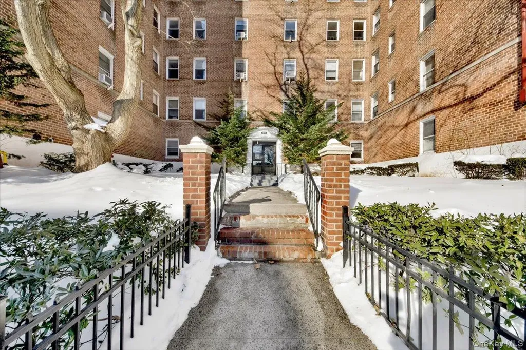 811 Bronx River Road Bronxville NY 10708