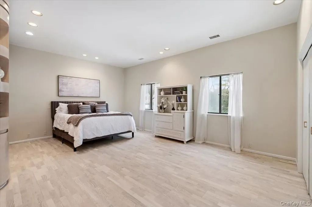 2 Brookridge Road New Rochelle NY 10804