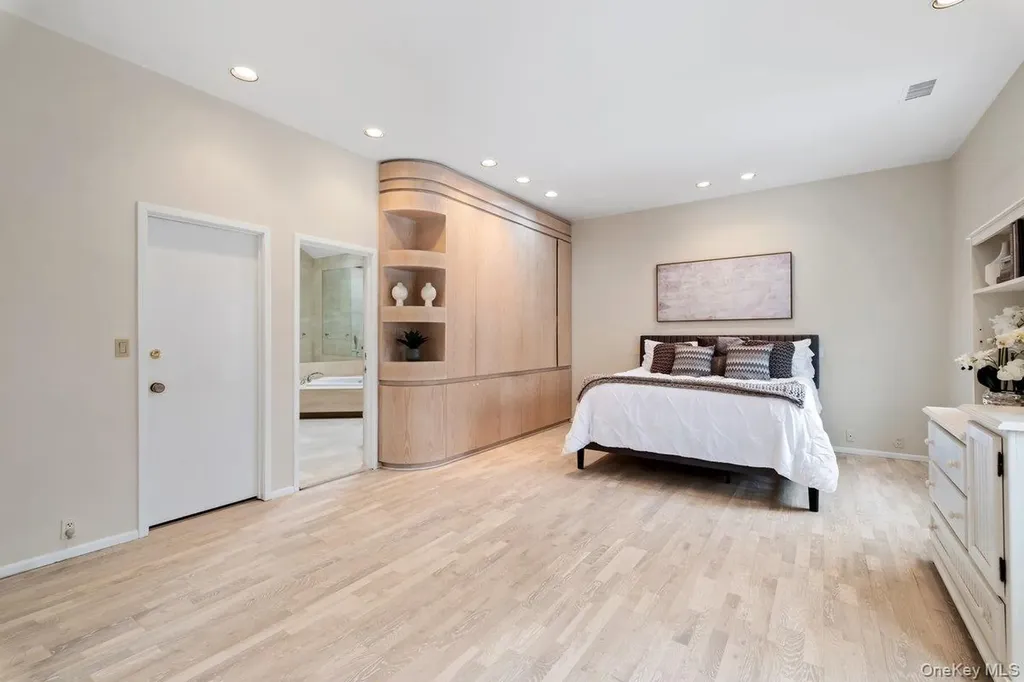2 Brookridge Road New Rochelle NY 10804