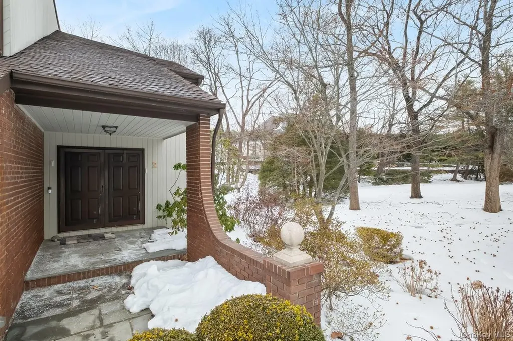 2 Brookridge Road New Rochelle NY 10804