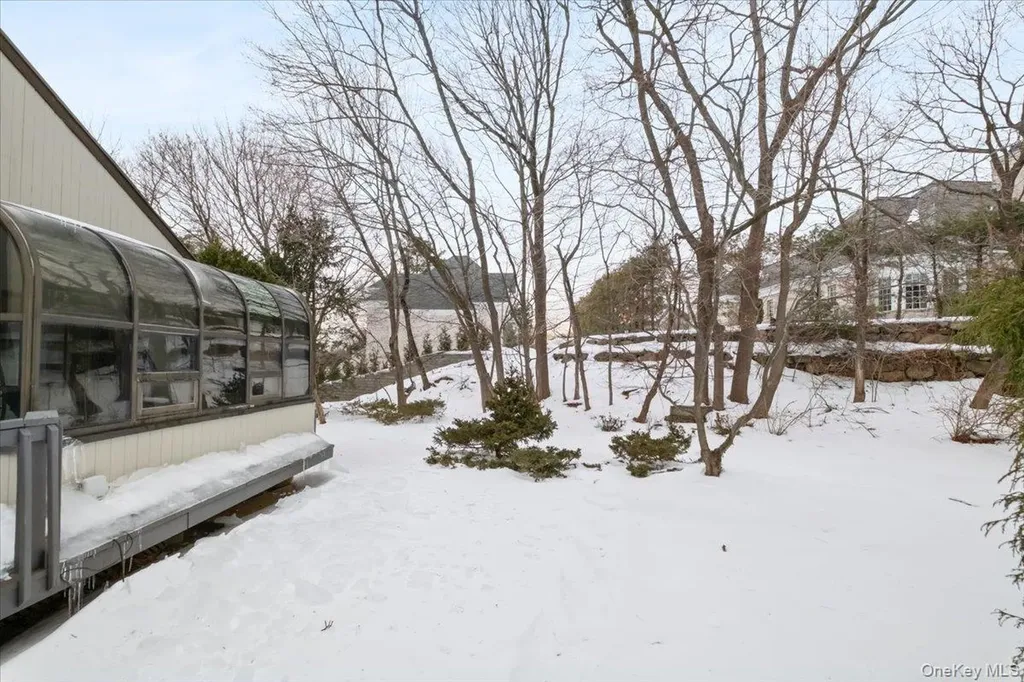 2 Brookridge Road New Rochelle NY 10804