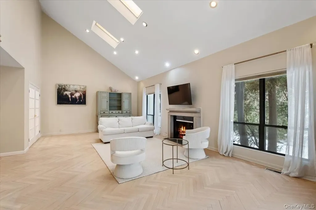 2 Brookridge Road New Rochelle NY 10804