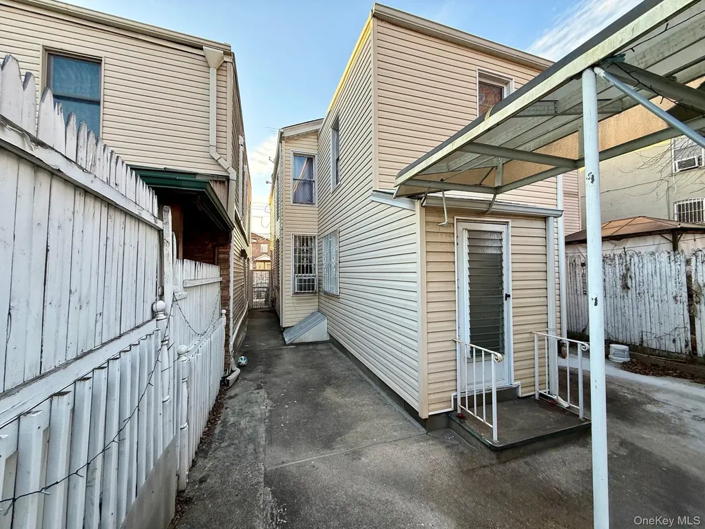 54-05 68th Street Maspeth NY 11378