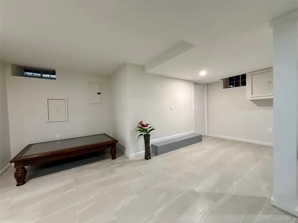 54-05 68th Street Maspeth NY 11378