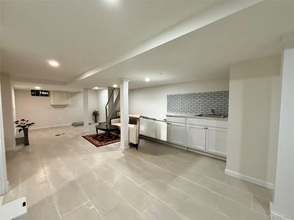 54-05 68th Street Maspeth NY 11378