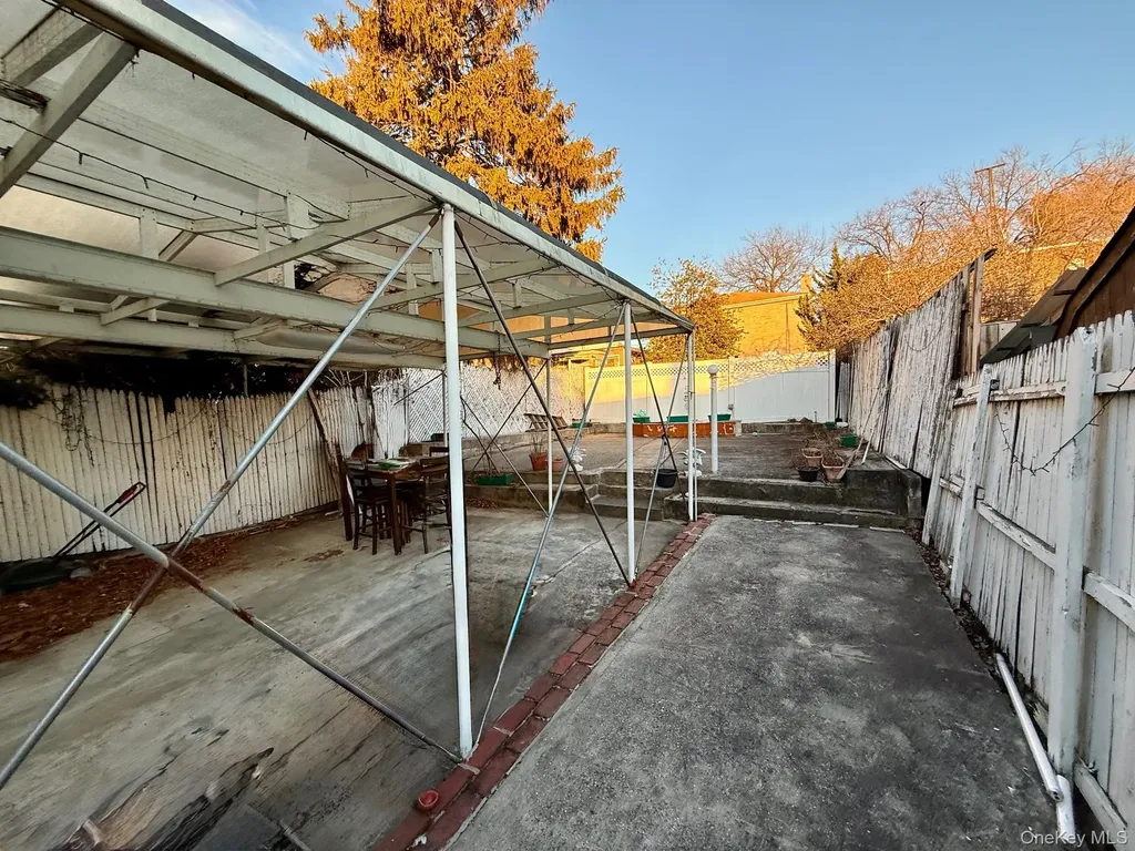 54-05 68th Street Maspeth NY 11378