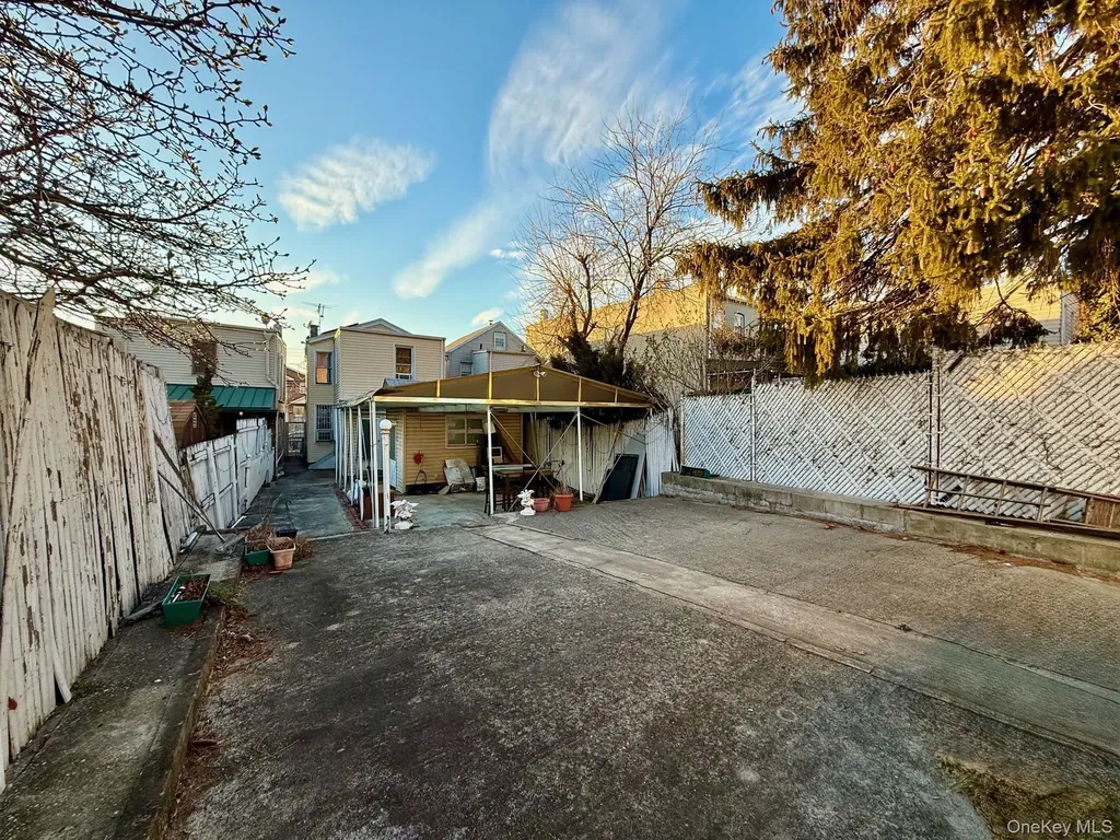 54-05 68th Street Maspeth NY 11378