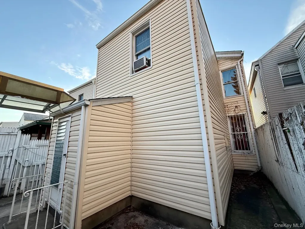 54-05 68th Street Maspeth NY 11378