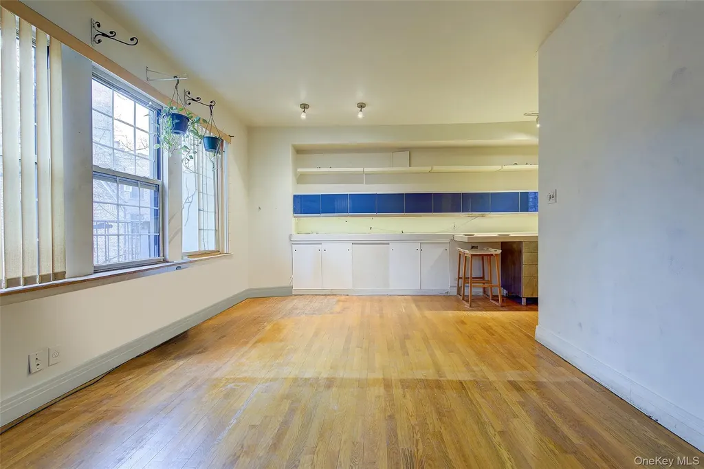 6 Burns Street Forest Hills NY 11375