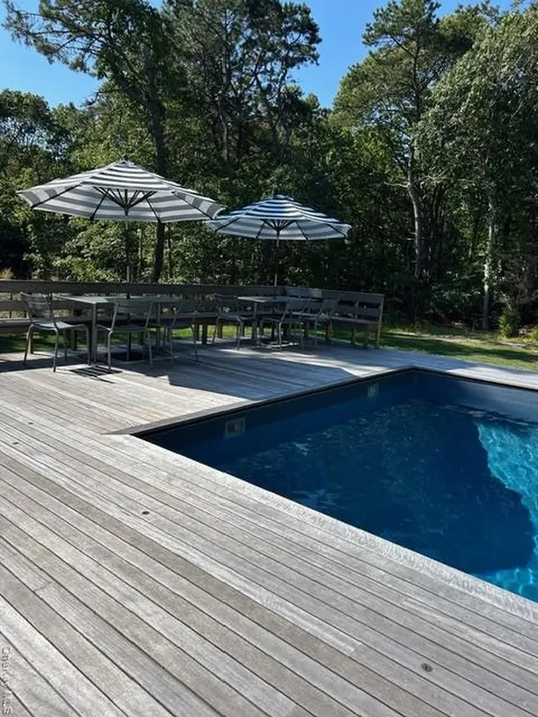 14 Park Circle Quogue NY 11959