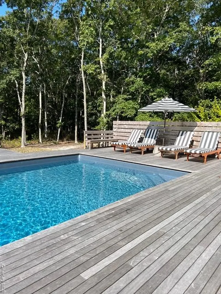 14 Park Circle Quogue NY 11959