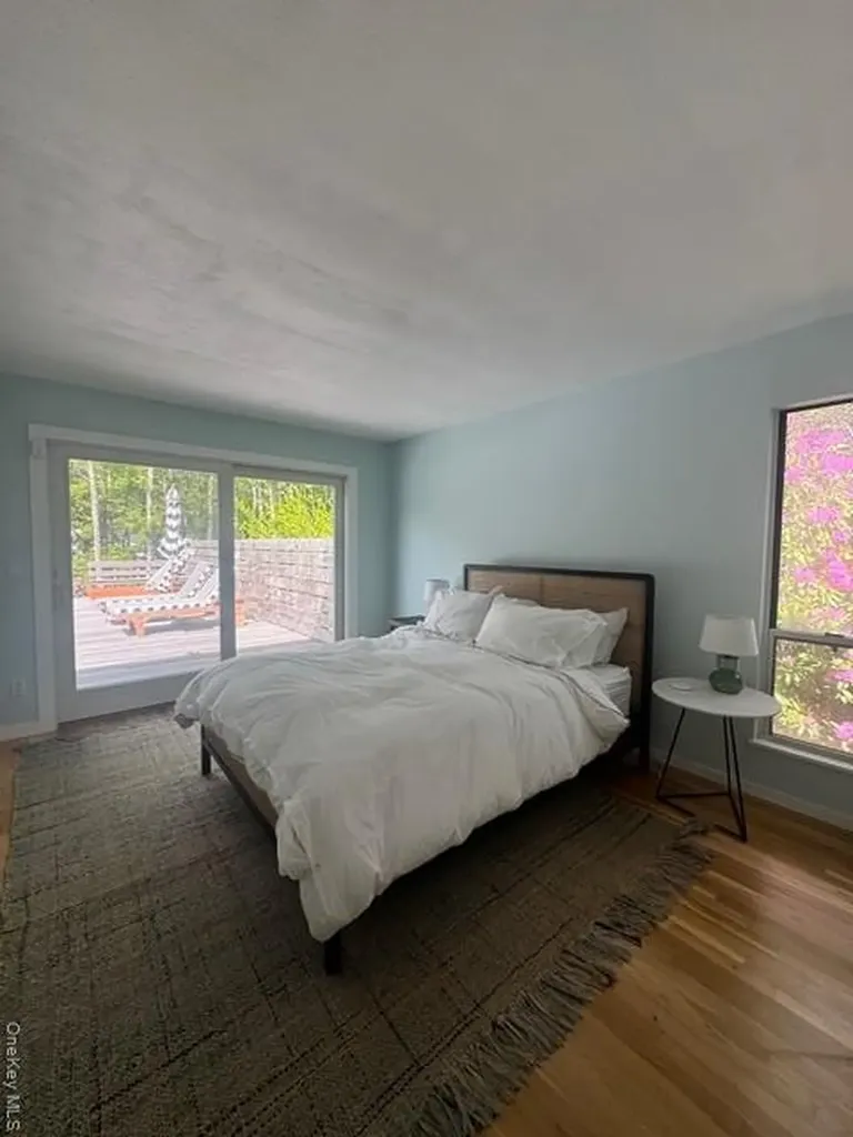 14 Park Circle Quogue NY 11959
