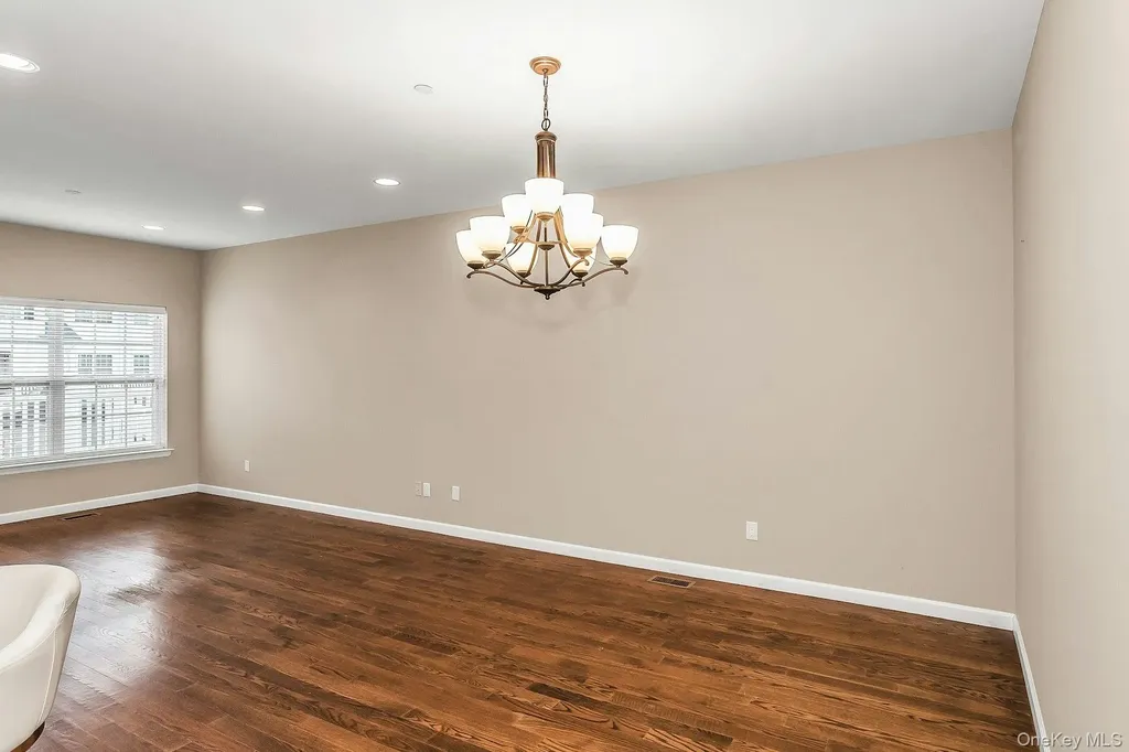 28 Spring Drive Seaford NY 11783