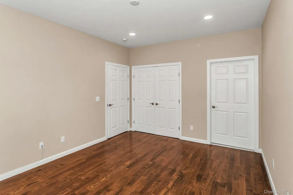 28 Spring Drive Seaford NY 11783
