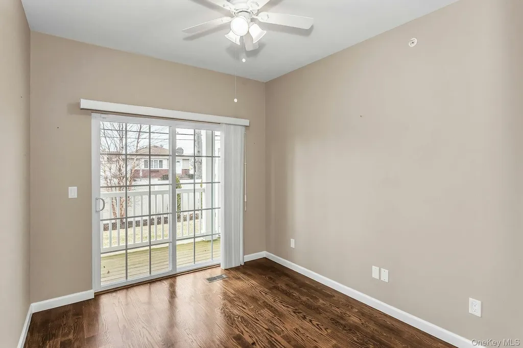 28 Spring Drive Seaford NY 11783