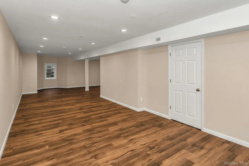 28 Spring Drive Seaford NY 11783