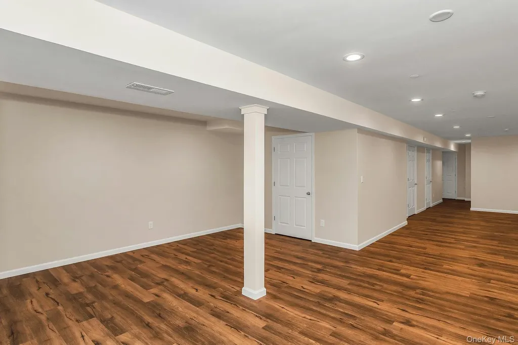 28 Spring Drive Seaford NY 11783