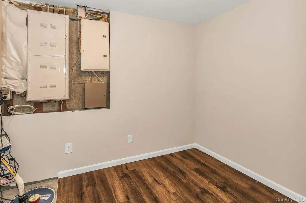 28 Spring Drive Seaford NY 11783