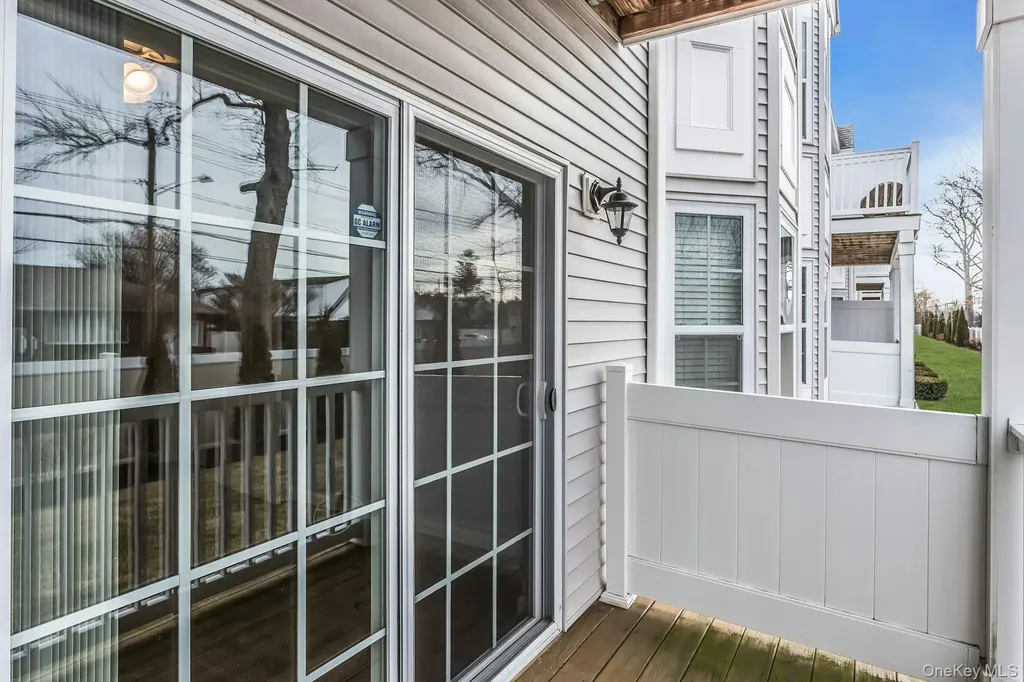 28 Spring Drive Seaford NY 11783