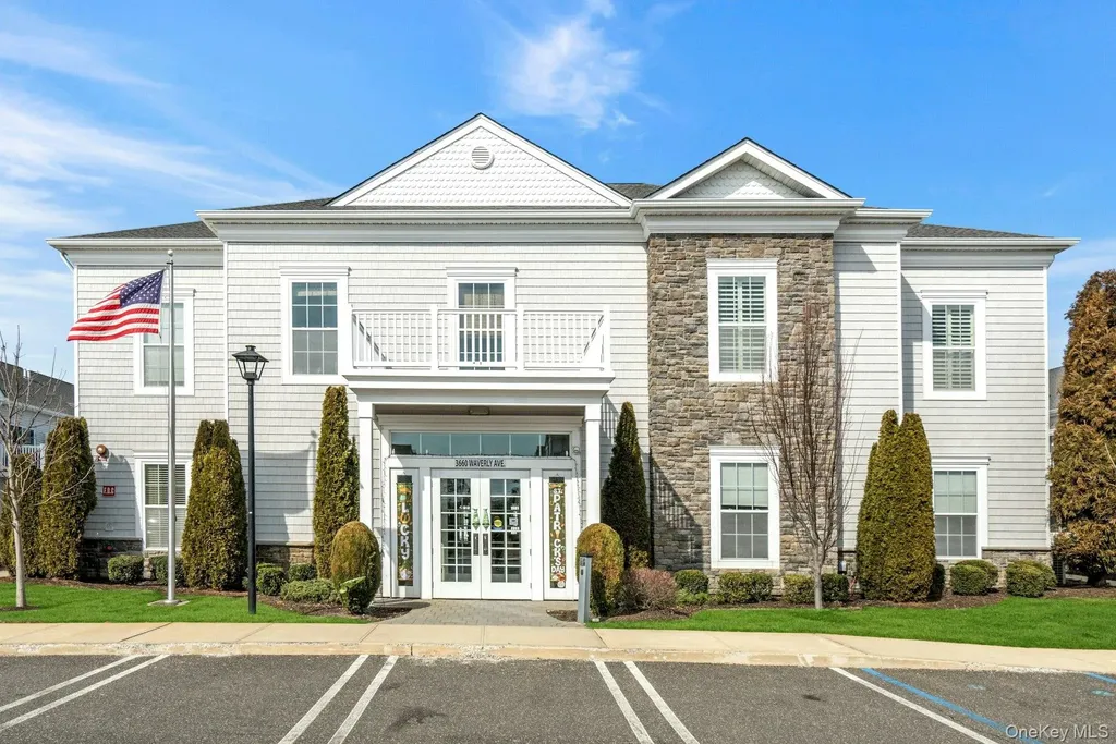28 Spring Drive Seaford NY 11783