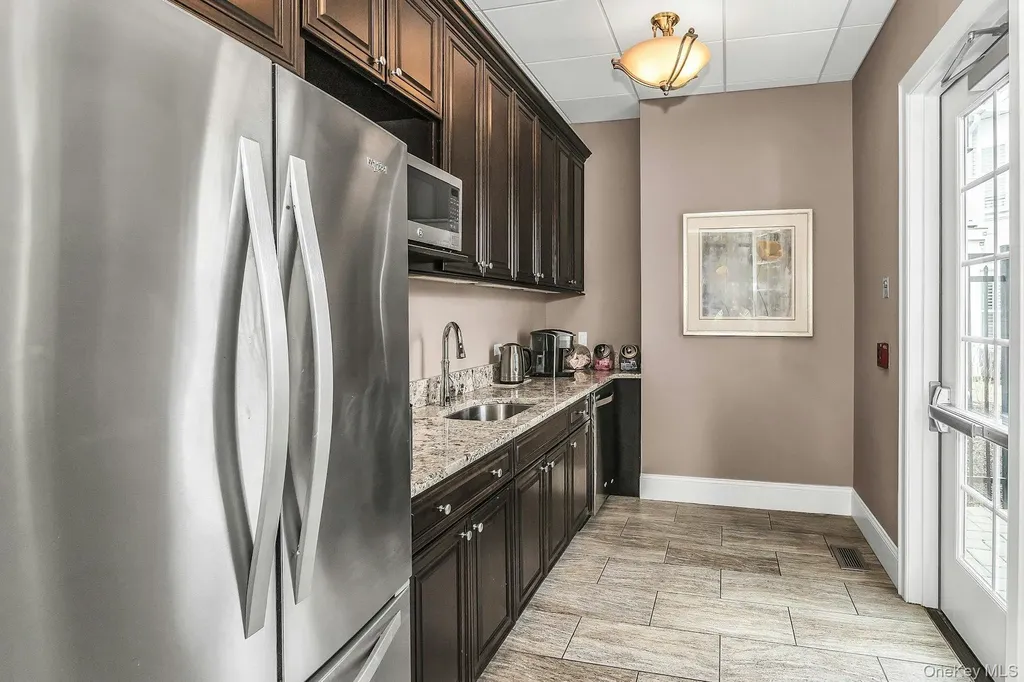 28 Spring Drive Seaford NY 11783