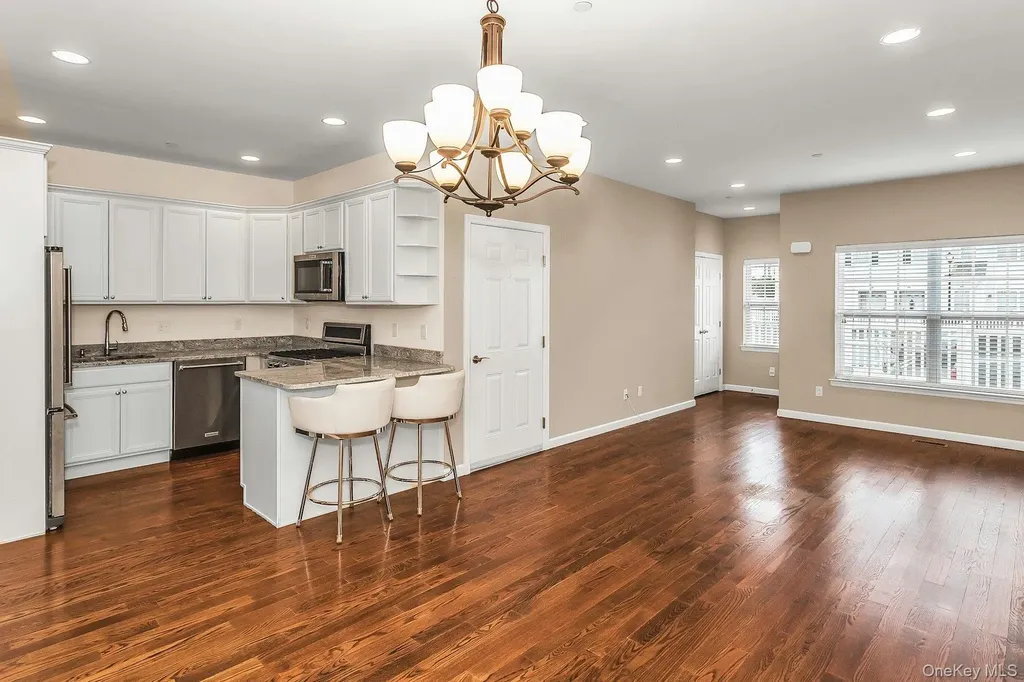 28 Spring Drive Seaford NY 11783