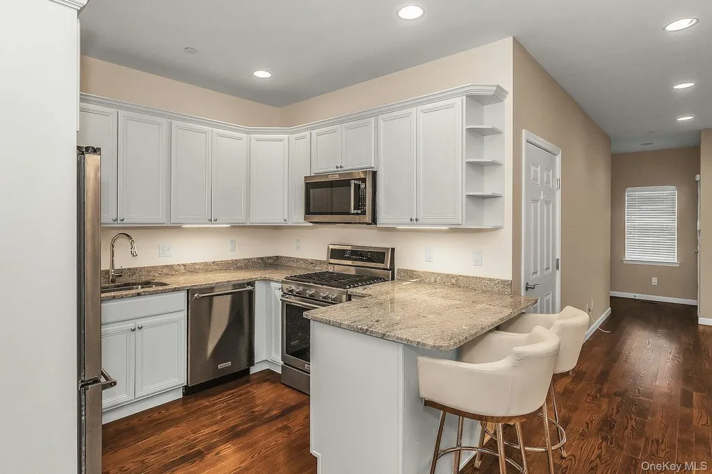 28 Spring Drive Seaford NY 11783