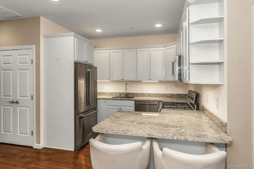28 Spring Drive Seaford NY 11783