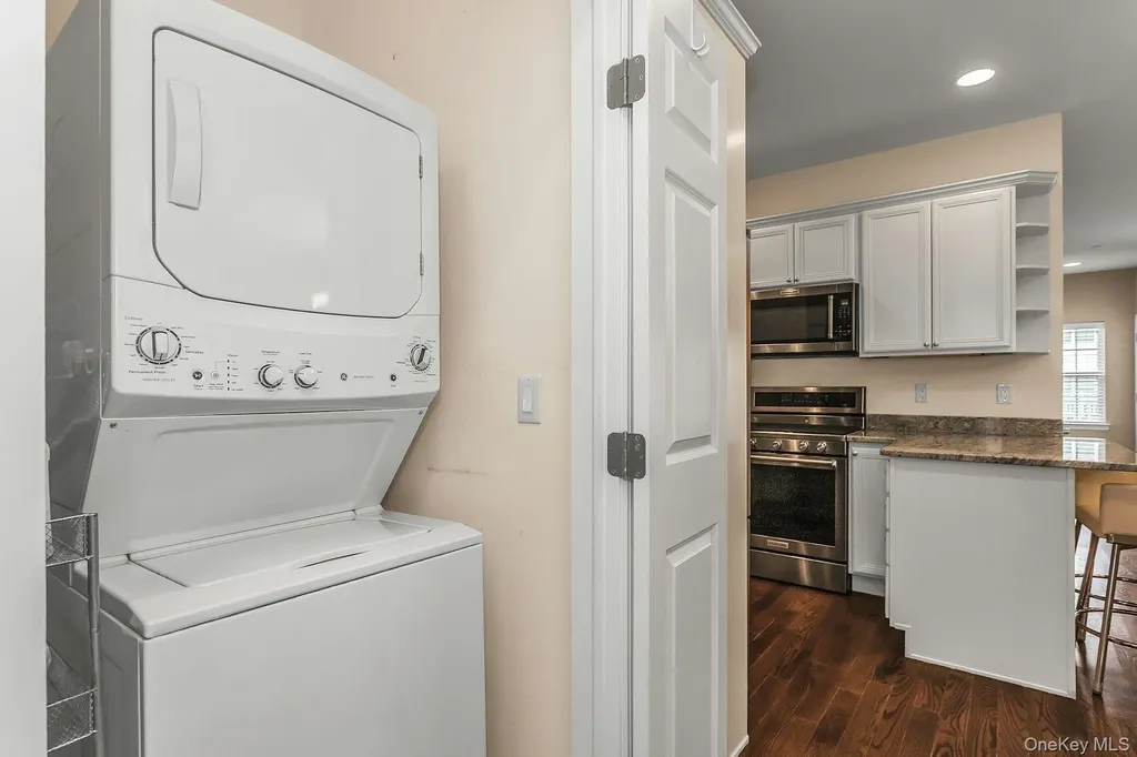 28 Spring Drive Seaford NY 11783