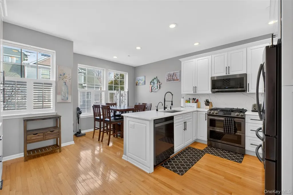 310 Bridgeview Drive Poughkeepsie NY 12601