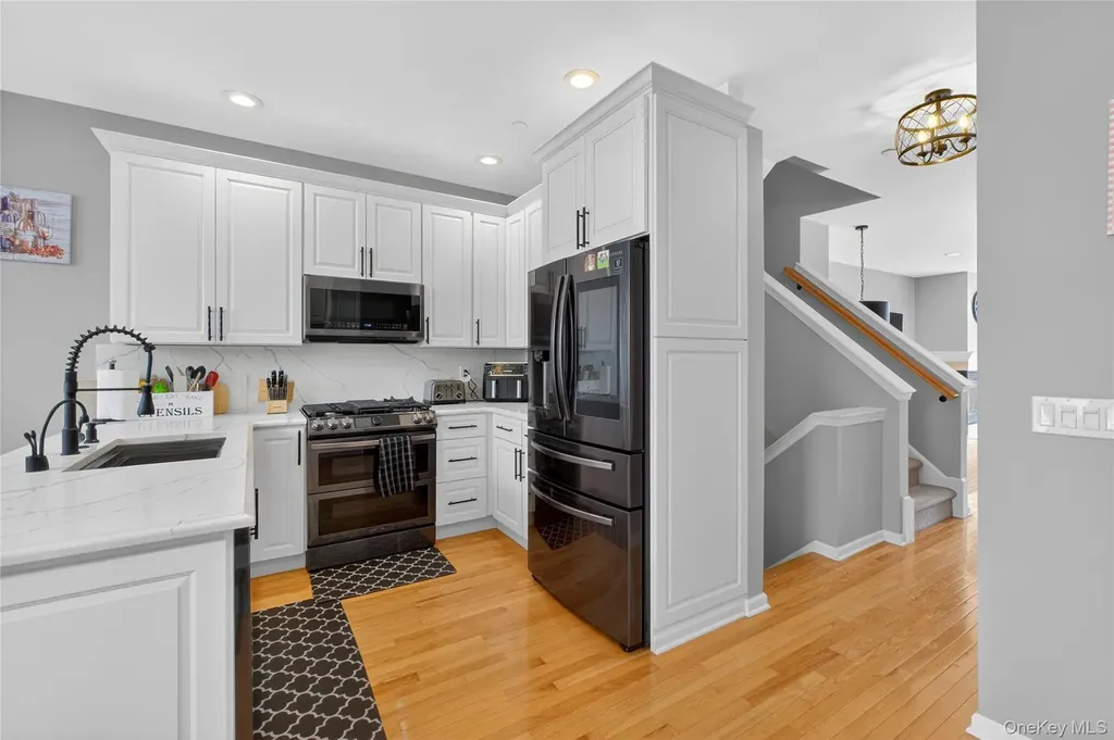 310 Bridgeview Drive Poughkeepsie NY 12601