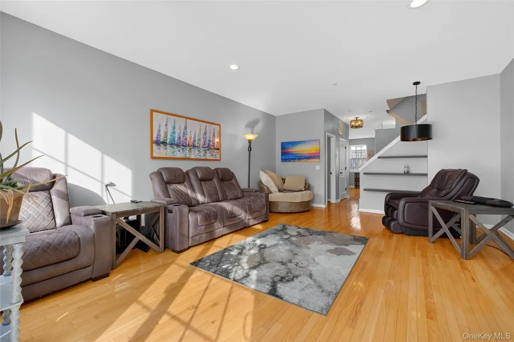 310 Bridgeview Drive Poughkeepsie NY 12601