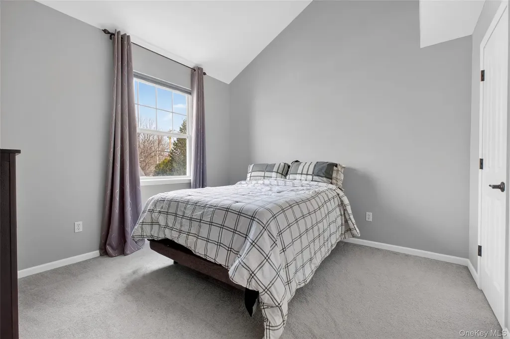 310 Bridgeview Drive Poughkeepsie NY 12601