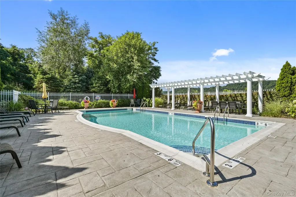 310 Bridgeview Drive Poughkeepsie NY 12601
