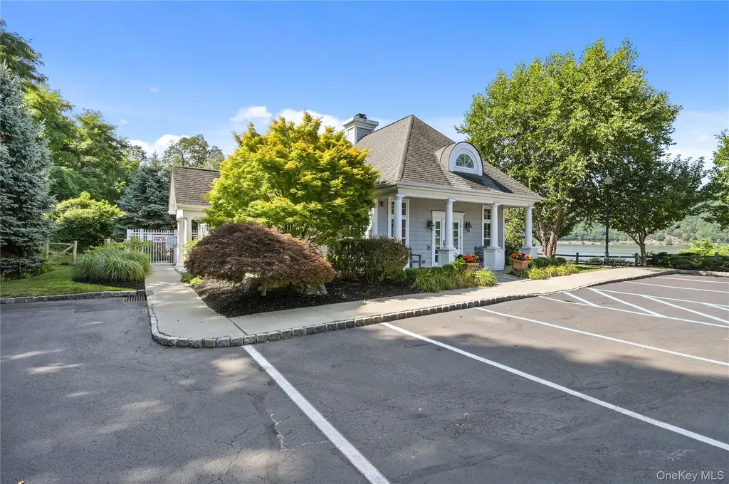 310 Bridgeview Drive Poughkeepsie NY 12601