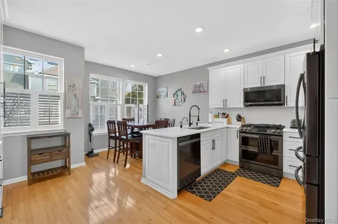310 Bridgeview Drive Poughkeepsie NY 12601
