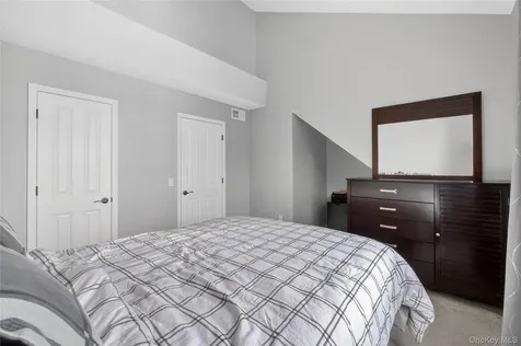 310 Bridgeview Drive Poughkeepsie NY 12601