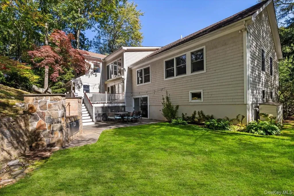 14 Eagles Bluff Rye Brook NY 10573