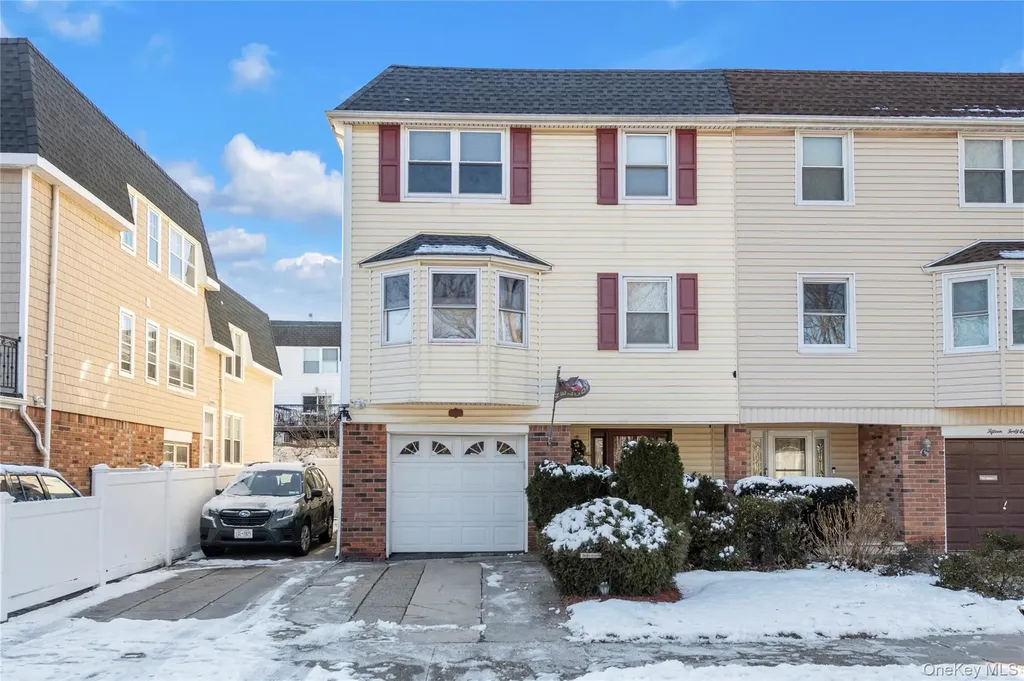 1550 Waters Edge Drive Bayside NY 11360