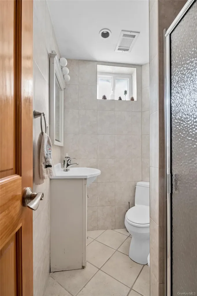 1550 Waters Edge Drive Bayside NY 11360