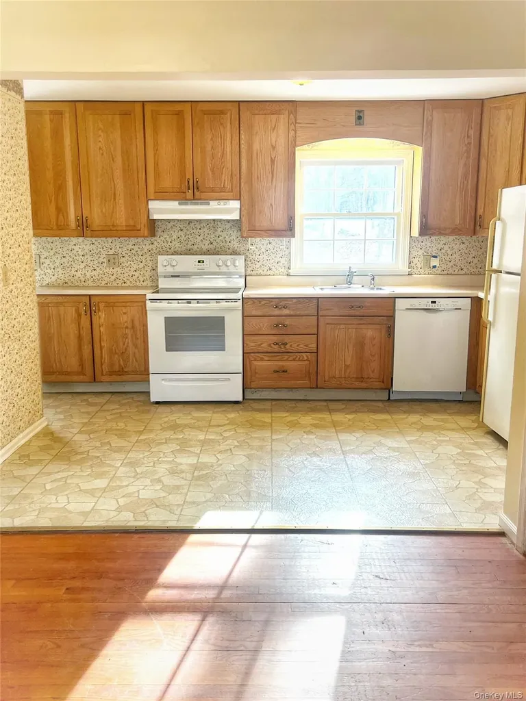 84 Hillis Terrace Poughkeepsie NY 12603