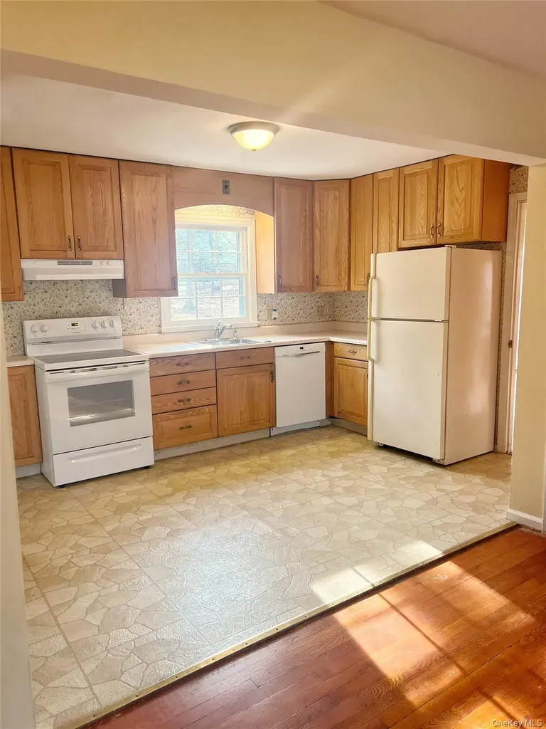 84 Hillis Terrace Poughkeepsie NY 12603