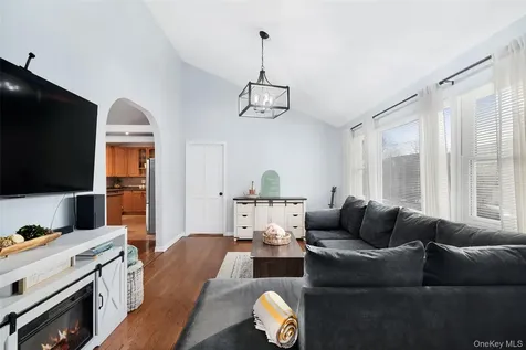 24 Homestead Drive Carmel NY 10512