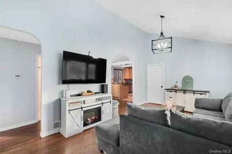 24 Homestead Drive Carmel NY 10512