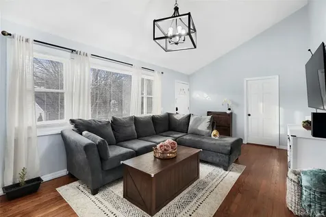 24 Homestead Drive Carmel NY 10512